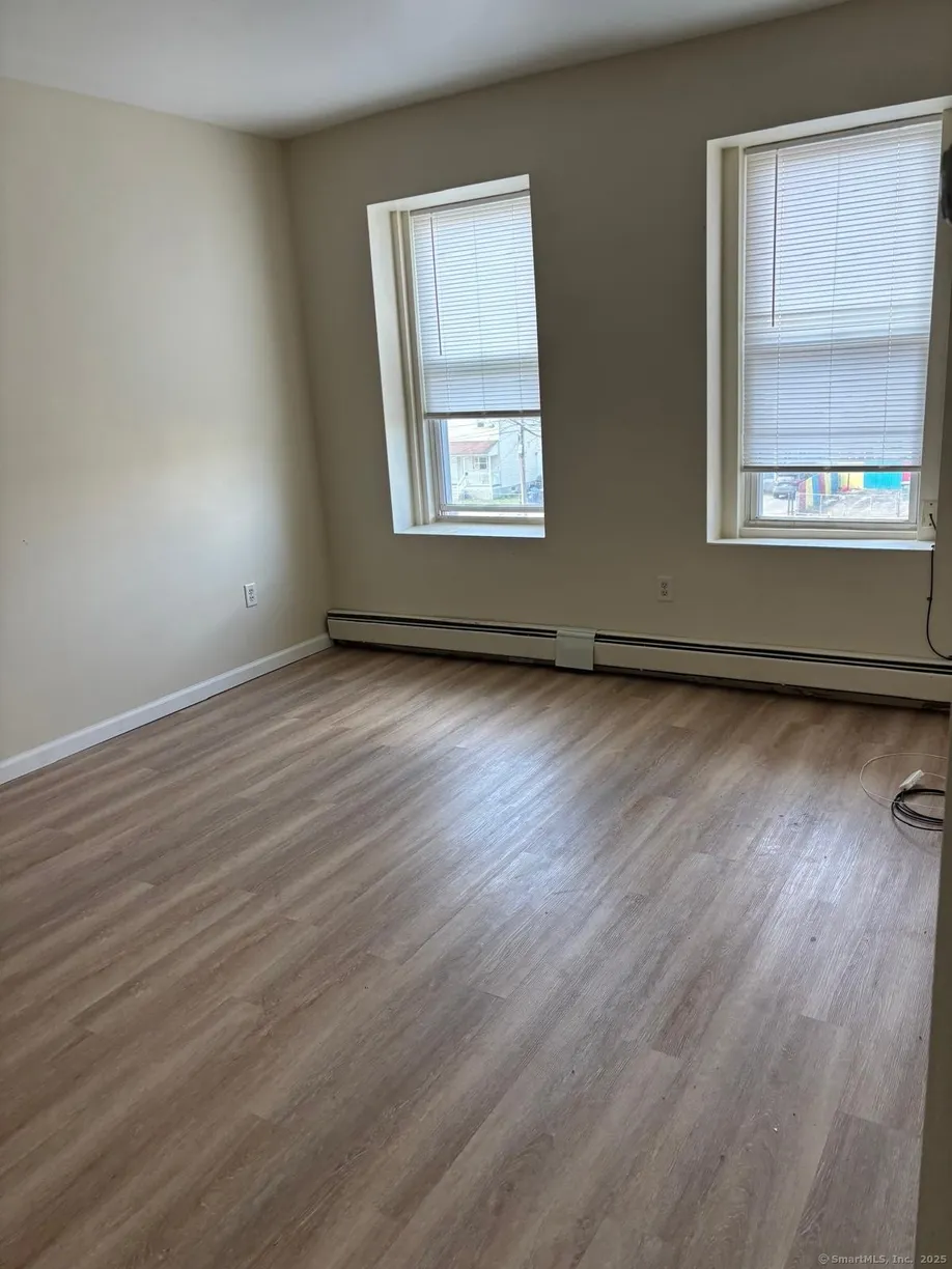 Greenwich Real Estate | View 1057 East Main Street, 8 | Listing