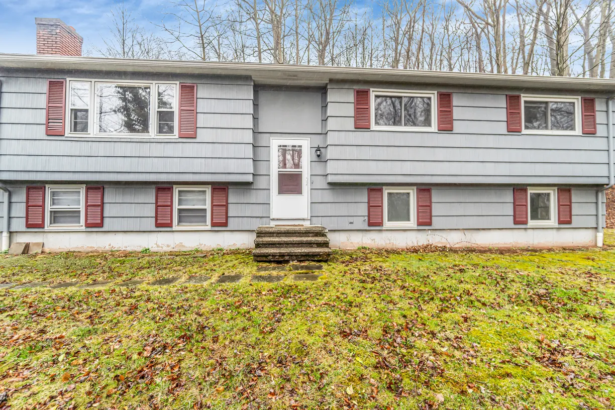 Greenwich Real Estate | View 64 Darley Drive | 3 Beds, 2 Baths