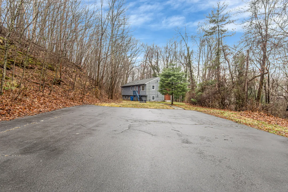 Greenwich Real Estate | View 64 Darley Drive | Listing