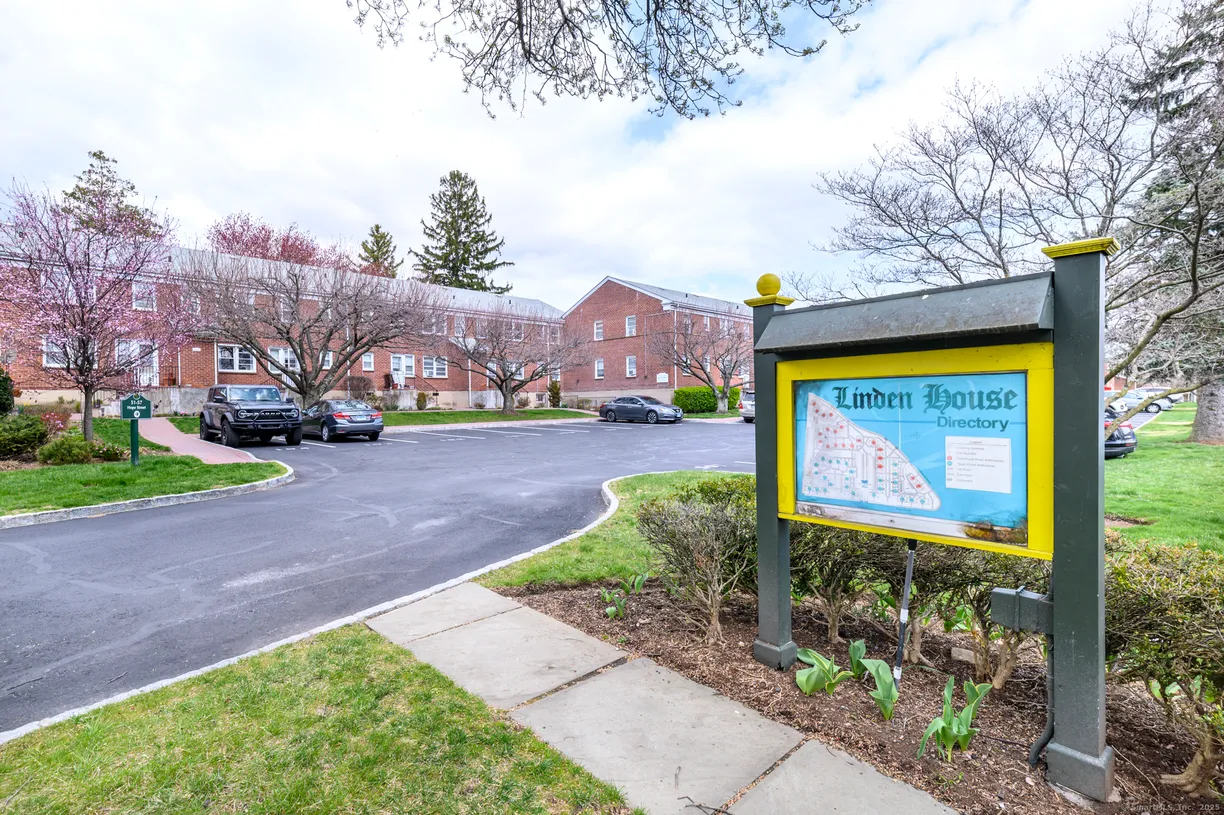 Greenwich Real Estate | View 55 Hope Street, 19C | 1 Bed, 1 Bath