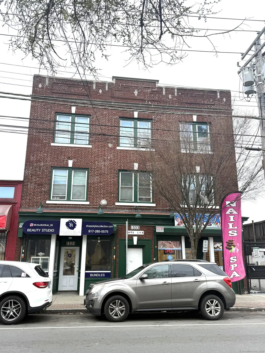 Greenwich Real Estate | View 1333 East Main Street, 5 | 2 Beds, 1 Bath