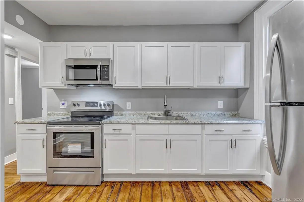 Greenwich Real Estate | View 981 State St Street, 2 | 2 Beds, 1 Bath