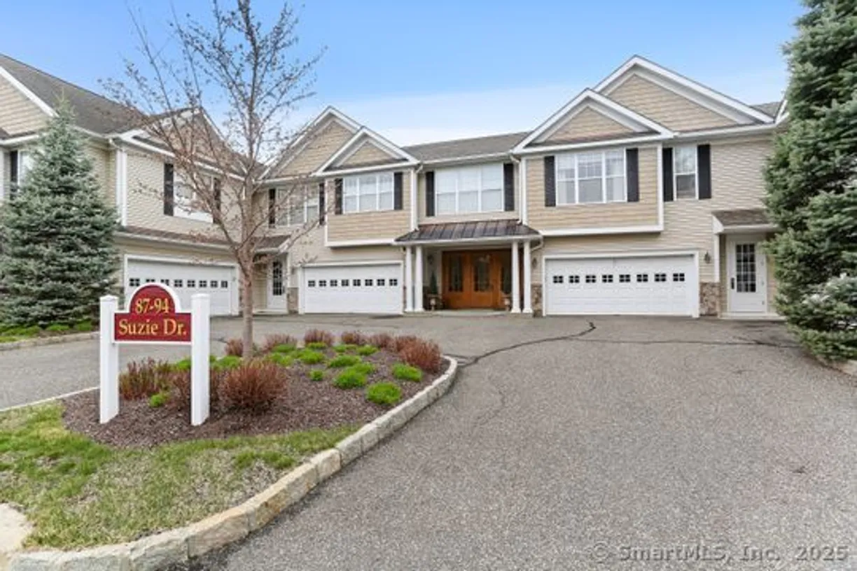 Greenwich Real Estate | View 88 Suzie Drive, 88 | Listing