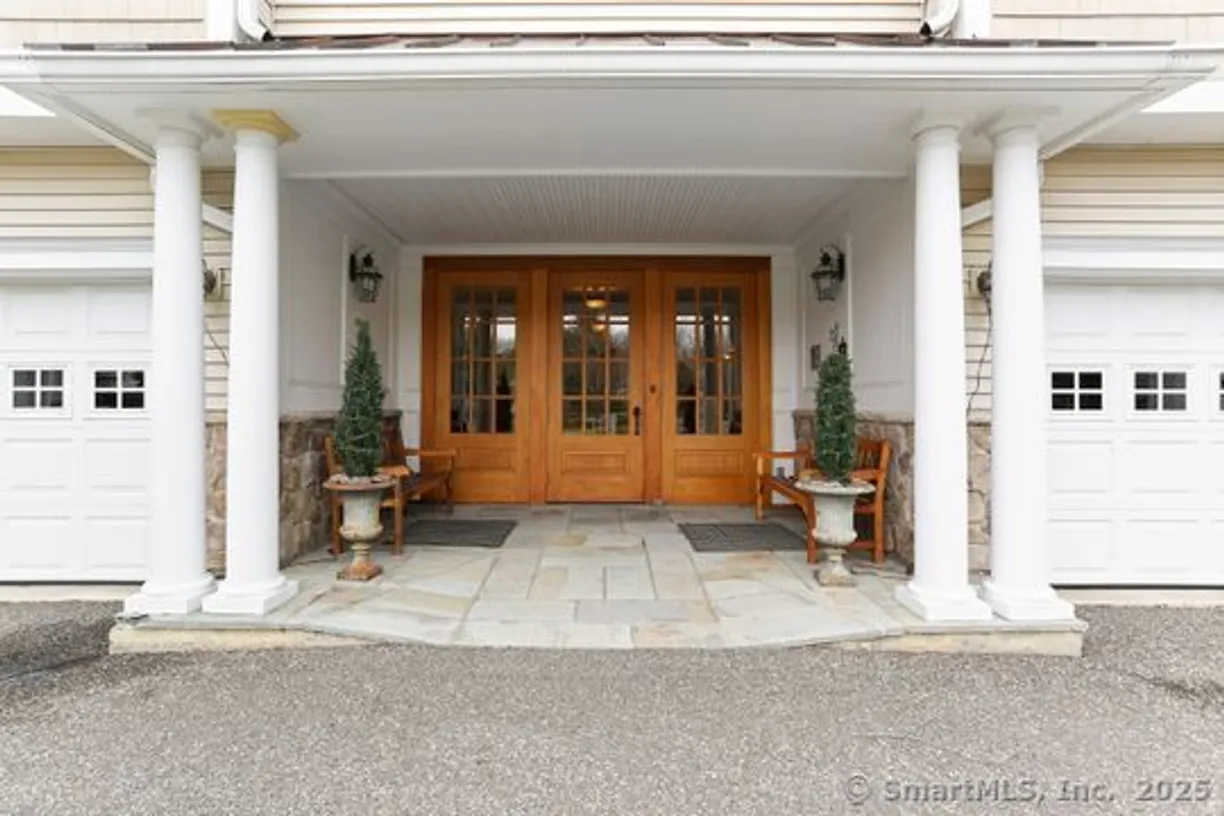 Greenwich Real Estate | View 88 Suzie Drive, 88 | Listing