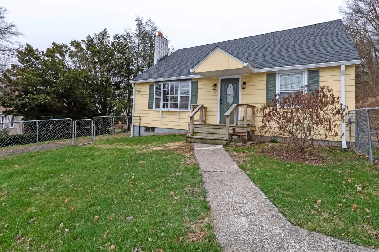 Greenwich Real Estate | View 191 Congdon Street | 3 Beds, 1 Bath