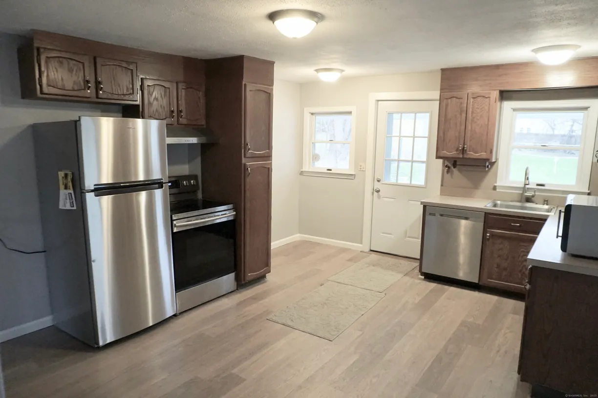 Greenwich Real Estate | View 19 High Street | 2 Beds, 1 Bath