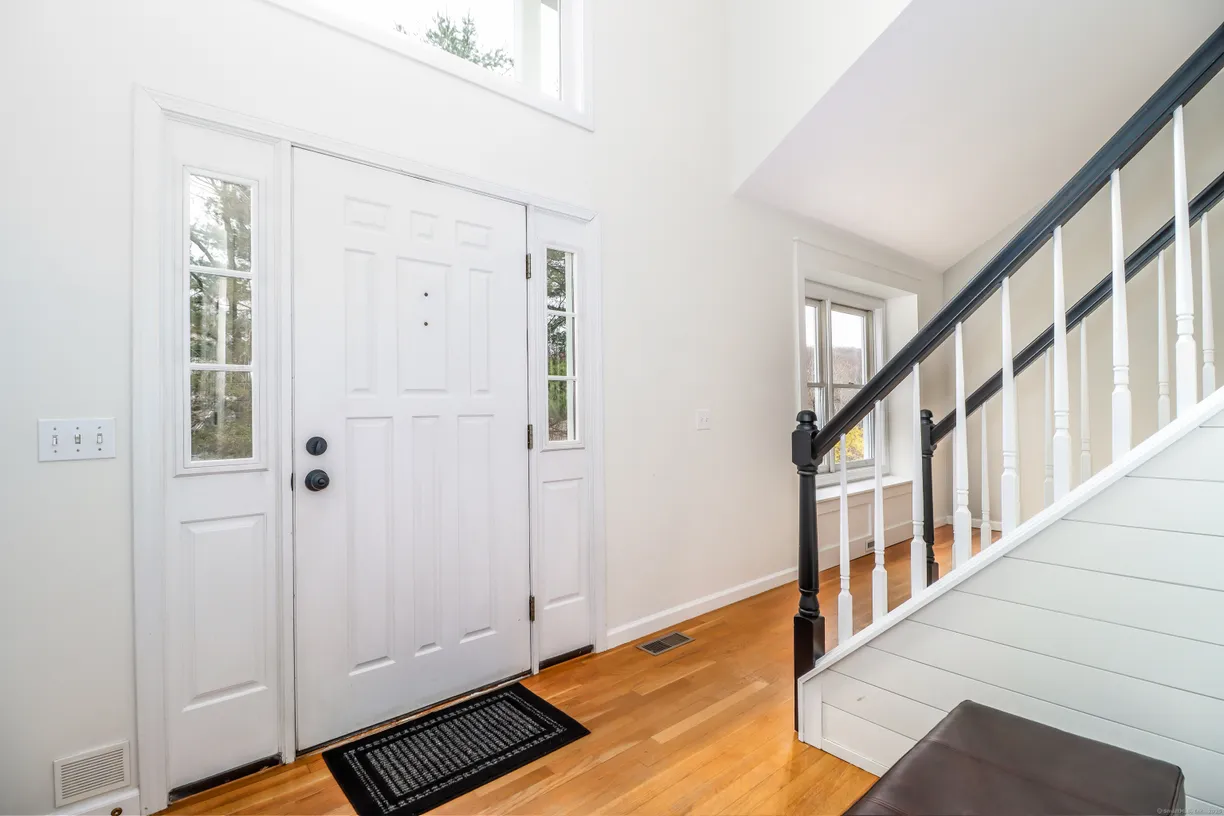 Greenwich Real Estate | View 5A Big Buck Lane | Listing