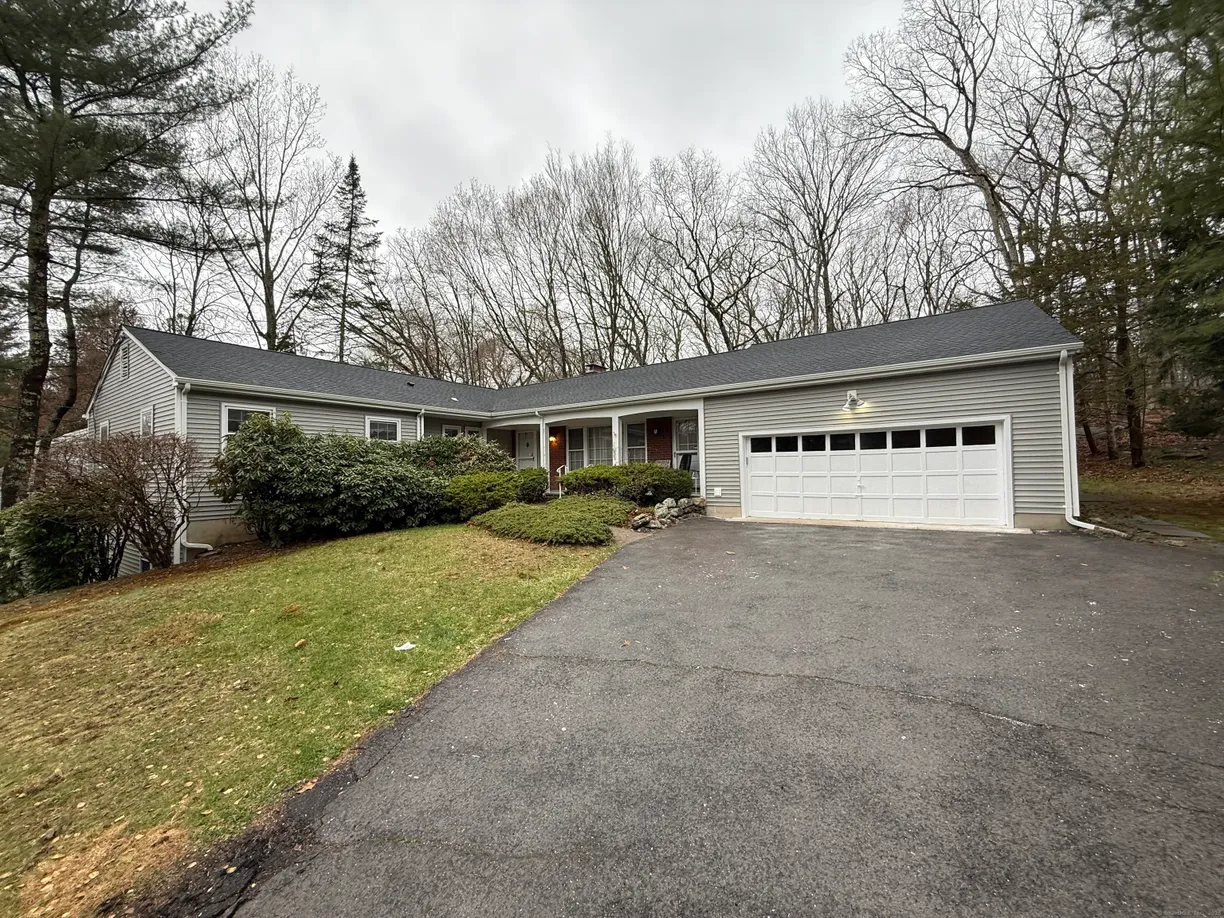 Greenwich Real Estate | View 321 Chestnut Hill Road | 4 Beds, 2 Baths