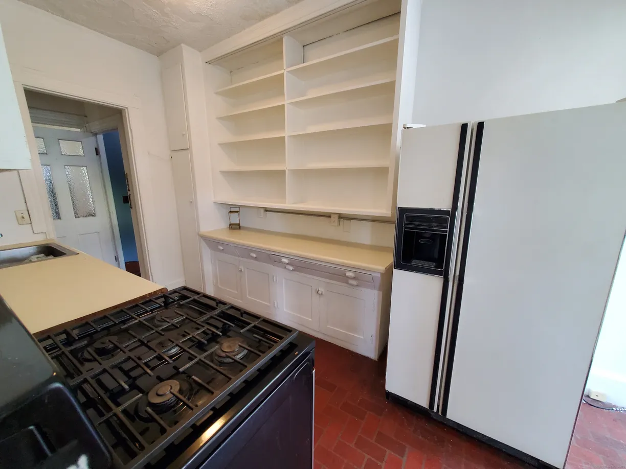 Greenwich Real Estate | View 388 Whitney Avenue, Apt 2 | Listing