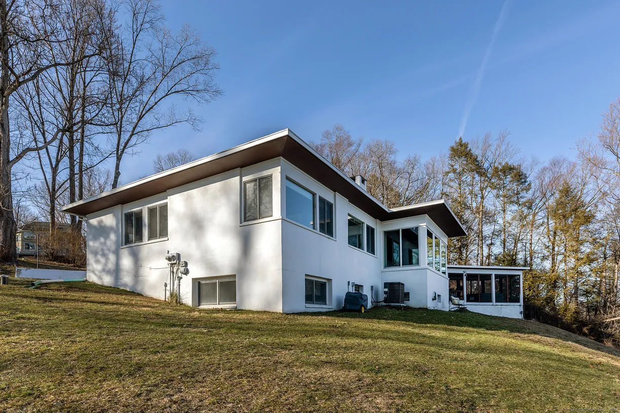 Greenwich Real Estate | View 18 Elizabeth Lane | Listing
