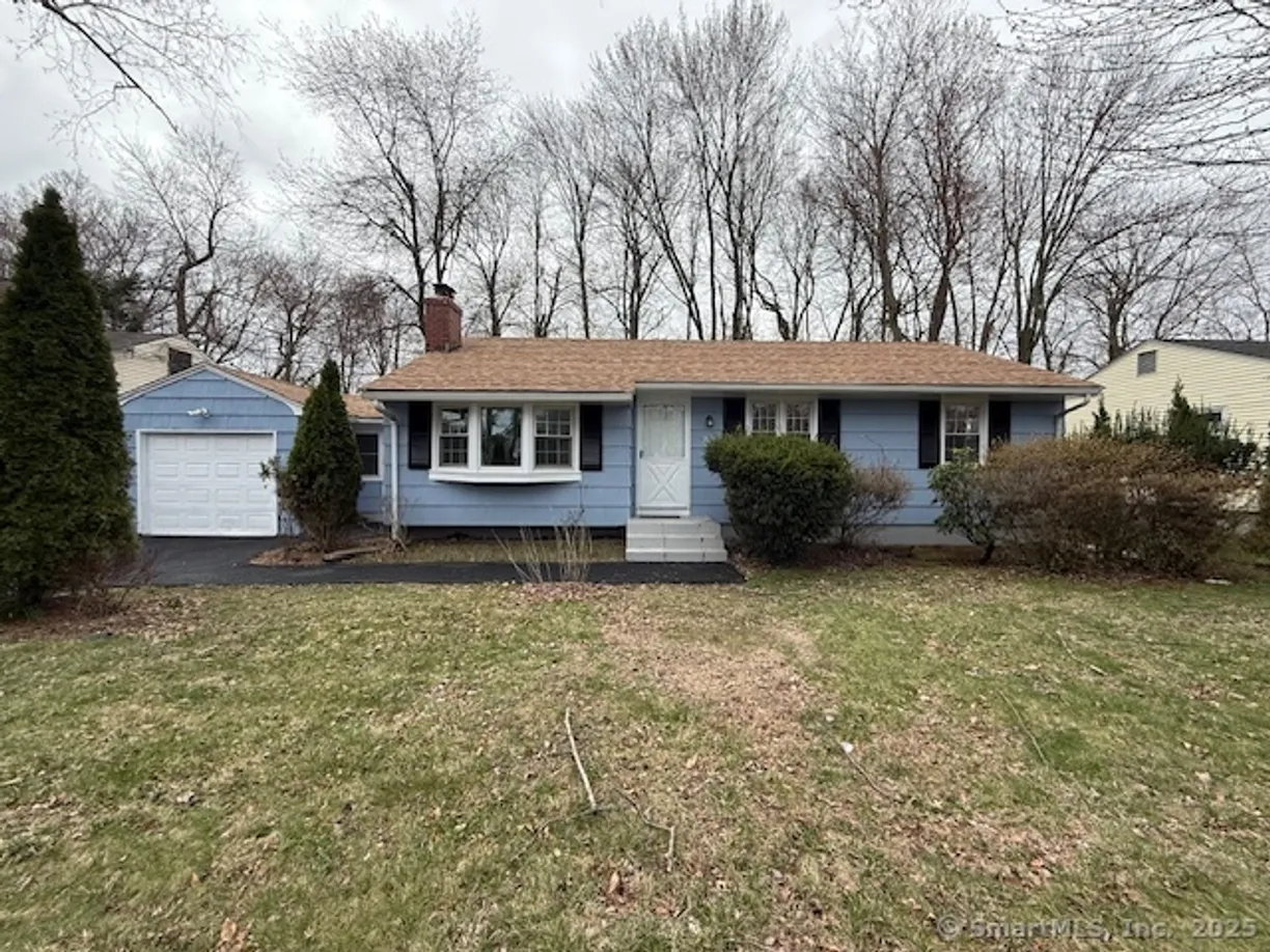 Greenwich Real Estate | View 215 Beechwood Road | 3 Beds, 1 Bath