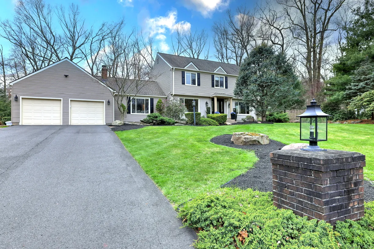 Greenwich Real Estate | View 135 Hitchcock Court | 4 Beds, 2 Baths