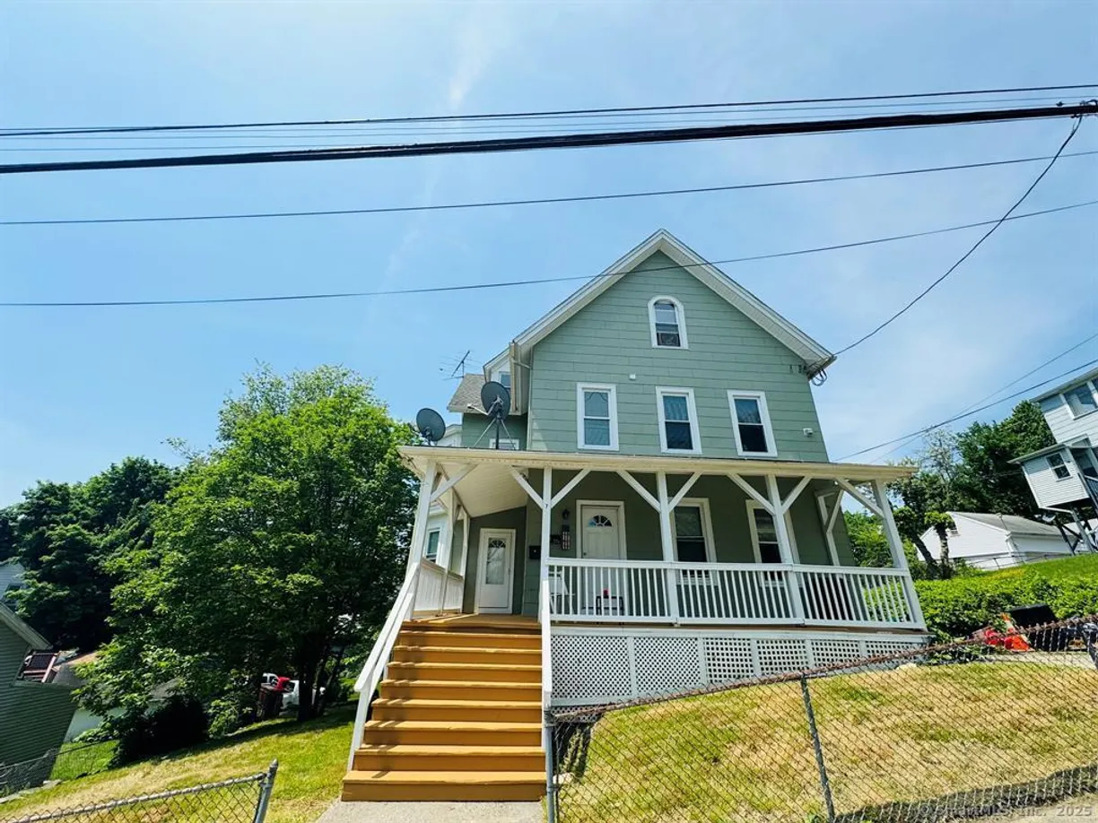 Greenwich Real Estate | View 7 Rockwood Avenue | 3 Beds, 1 Bath