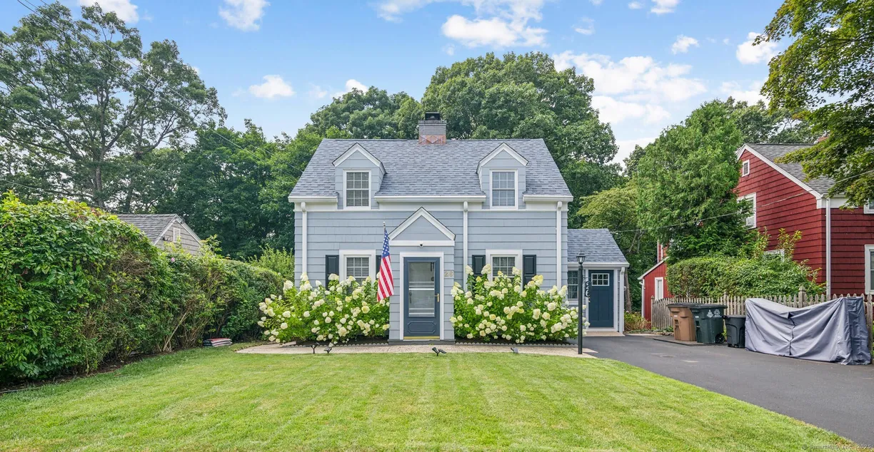 Greenwich Real Estate | View 26 Woodbury Avenue | 2 Beds, 1 Bath