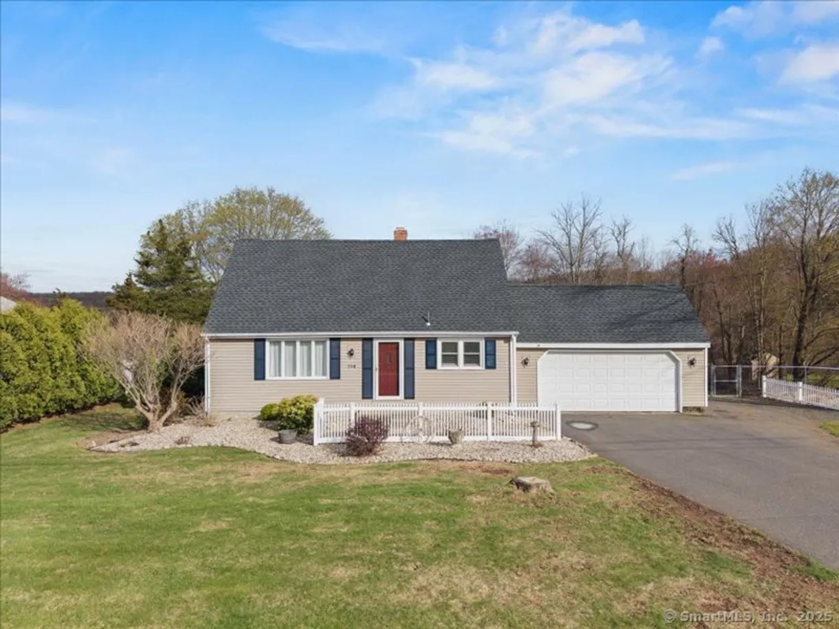 Greenwich Real Estate | View 116 Longview Drive | 3 Beds, 2 Baths