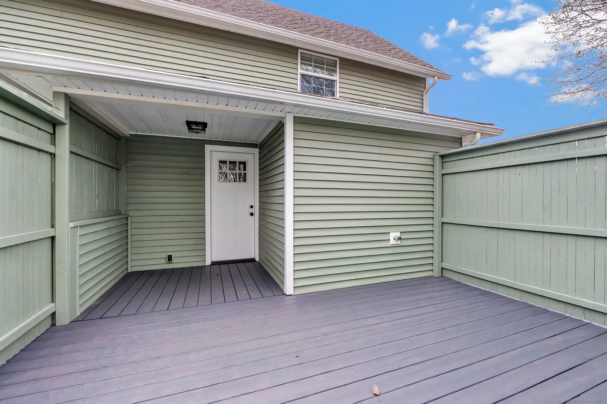Greenwich Real Estate | View 231 North Main Street, B | 3 Beds, 2 Baths