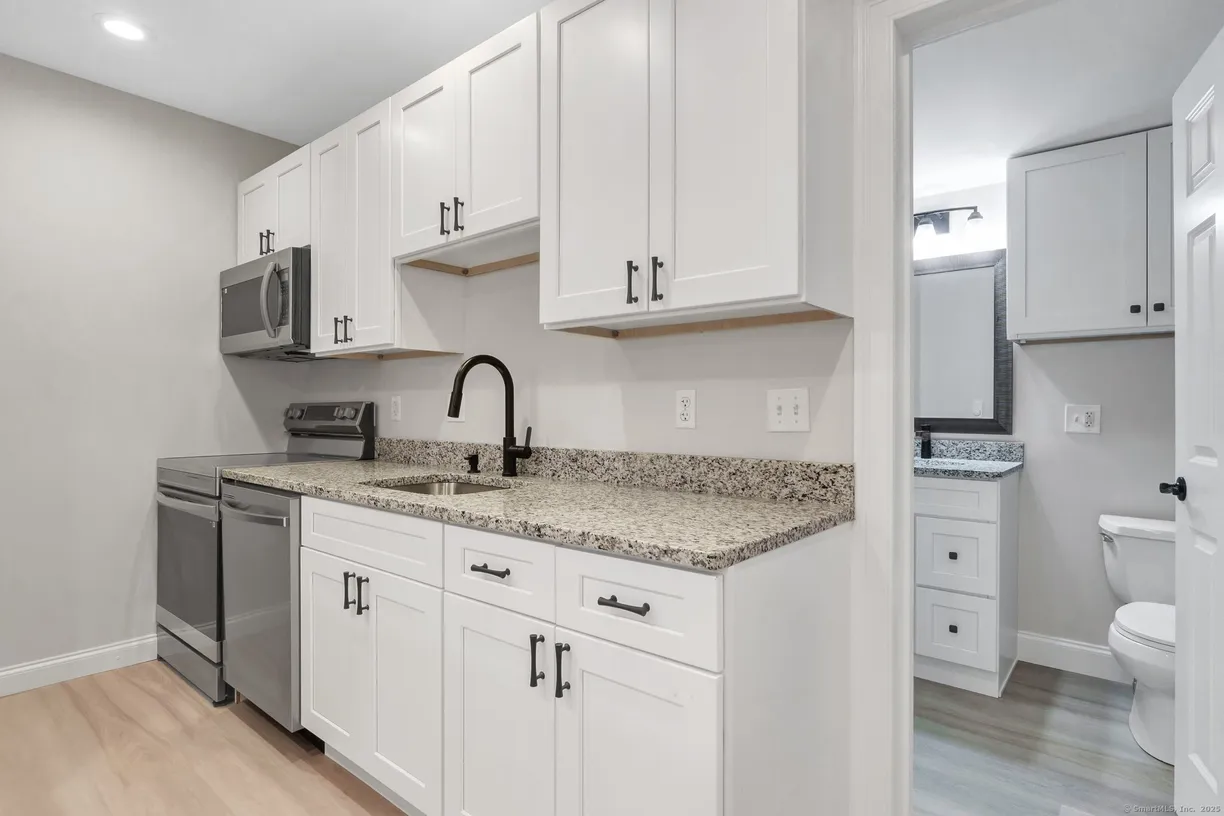 Greenwich Real Estate | View 231 North Main Street, B | Listing