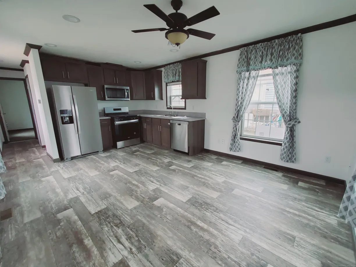 Greenwich Real Estate | View 525 East Main Street, 8 | Listing