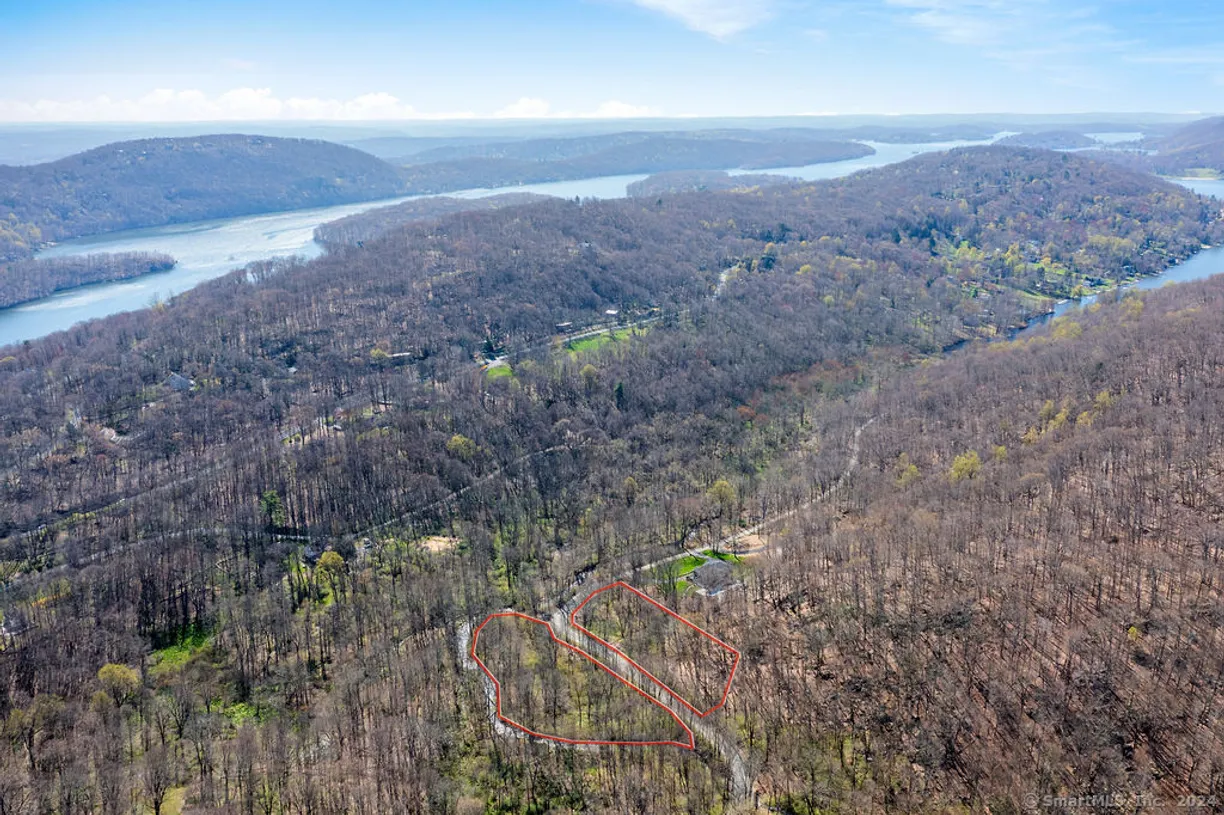 Greenwich Real Estate | View 3-20 Wagon Wheel Road | Listing