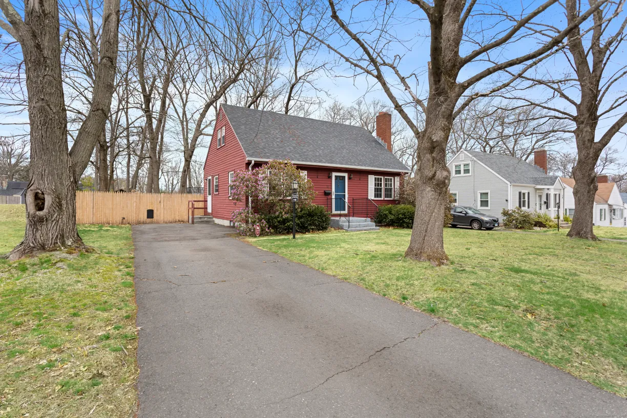 Greenwich Real Estate | View 72 White Street | 3 Beds, 1 Bath