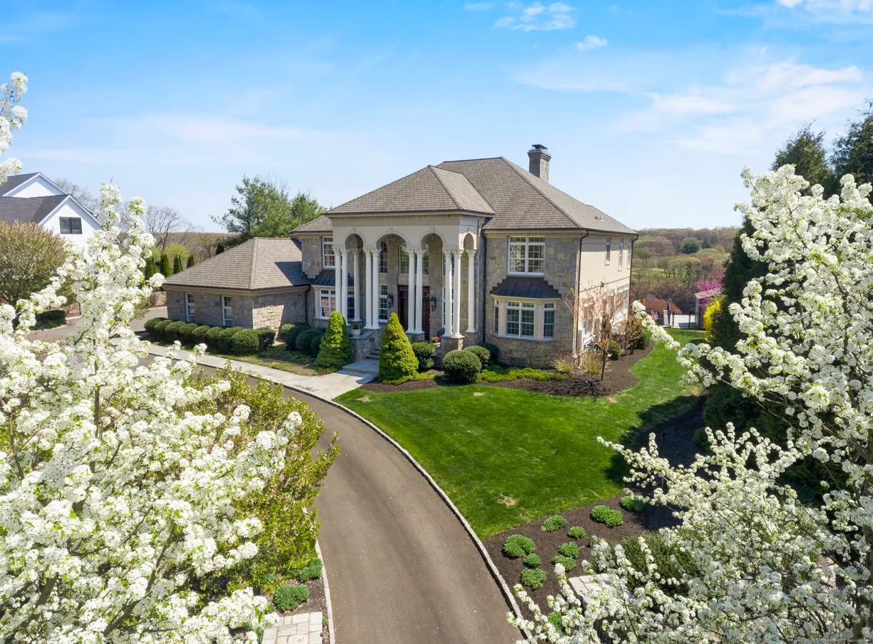 Greenwich Real Estate | View 22 Nature Lane | Listing