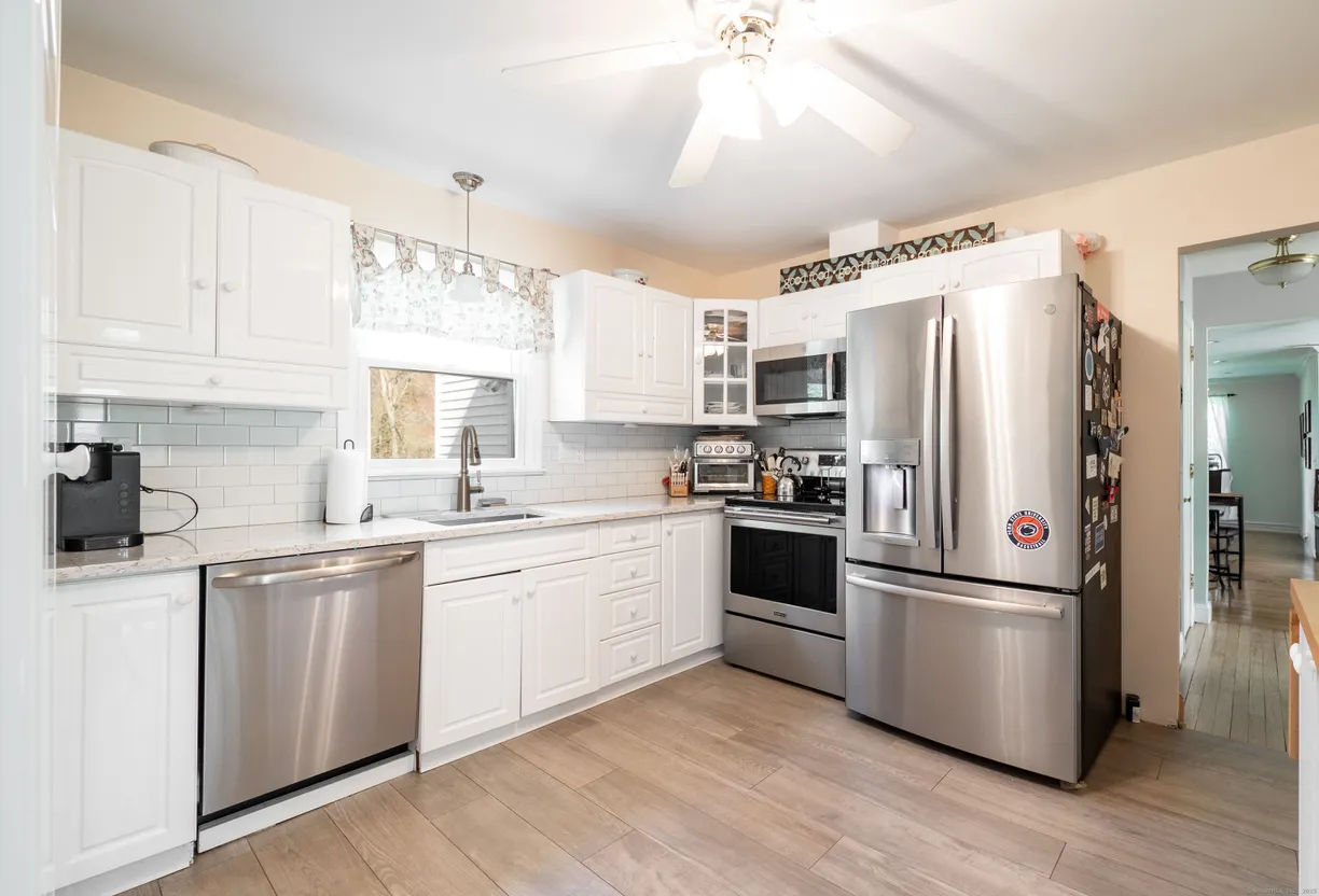 Greenwich Real Estate | View 2 Greenview Road | Listing