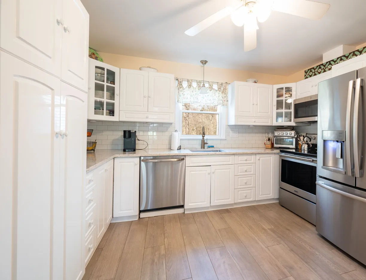 Greenwich Real Estate | View 2 Greenview Road | Listing