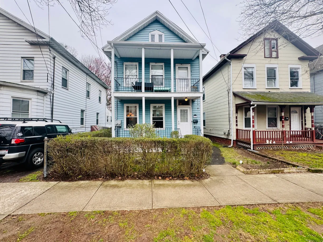Greenwich Real Estate | View 69 Nash Street | 2 Beds, 1 Bath