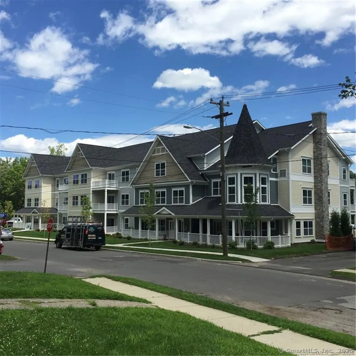 Greenwich Real Estate | View 25 Grand Street, 2 | 2 Beds, 2 Baths