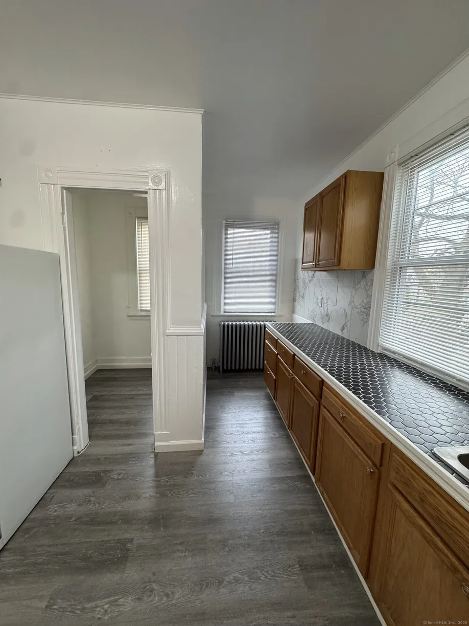 Greenwich Real Estate | View  | 3 Beds, 1 Bath