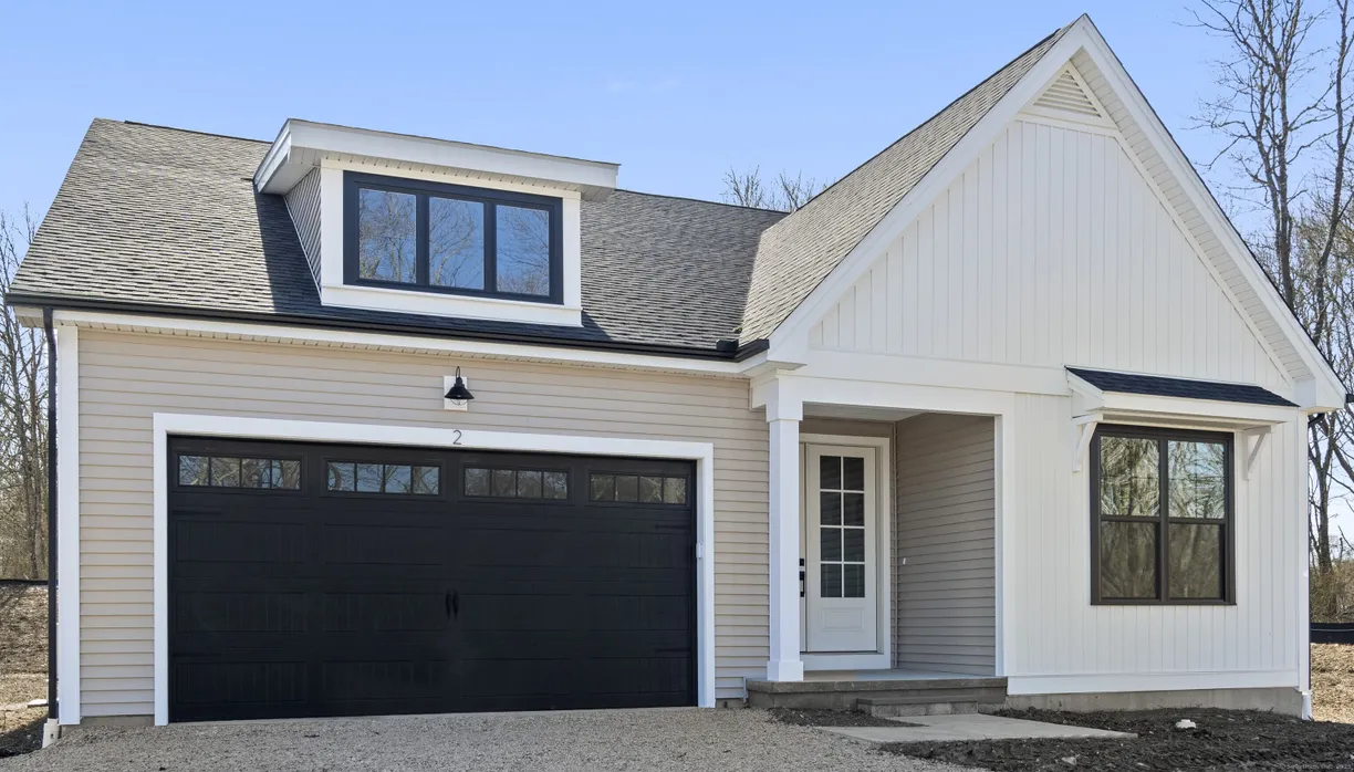 Greenwich Real Estate | View 14 Summertime Circle | 2 Beds, 2 Baths