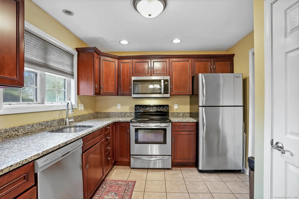Greenwich Real Estate | View 75 Redwood Drive, 1301 | Listing