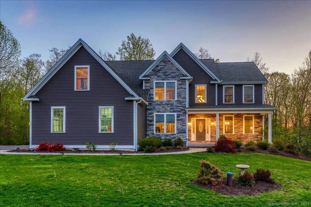 Greenwich Real Estate | View 33 Starr Lane | 4 Beds, 3 Baths