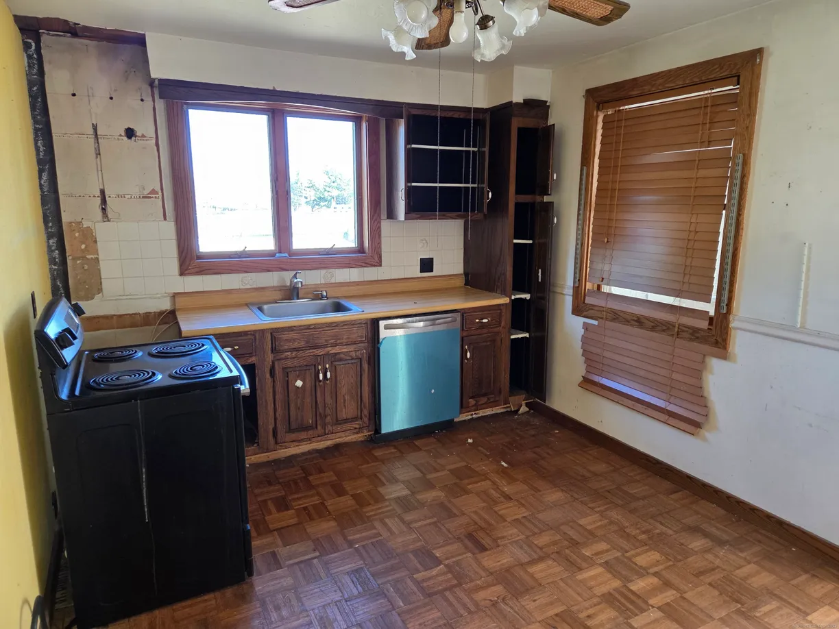Greenwich Real Estate | View  | Listing