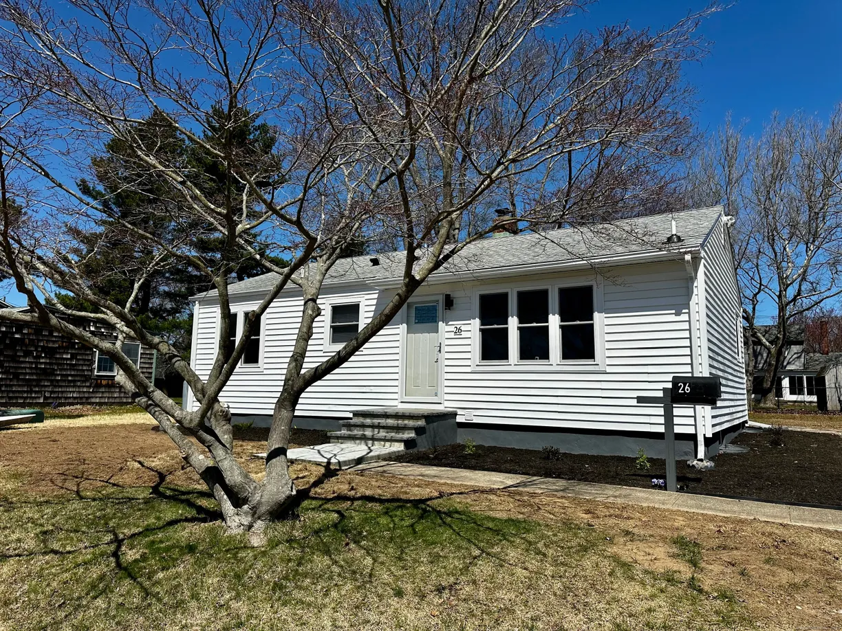 Greenwich Real Estate | View 26 Riverdale Road | 2 Beds, 1 Bath
