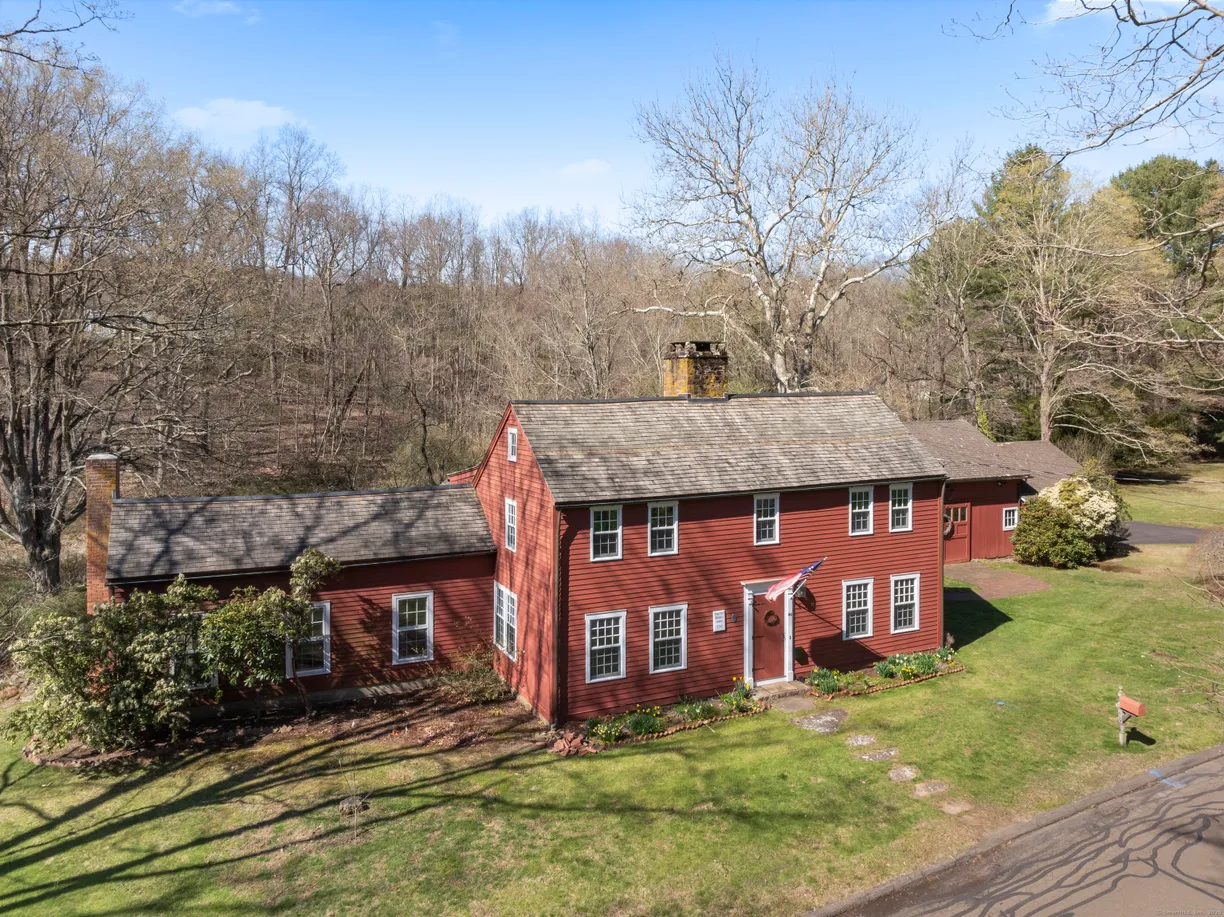 Greenwich Real Estate | View 40 North Street | 2 Beds, 2 Baths