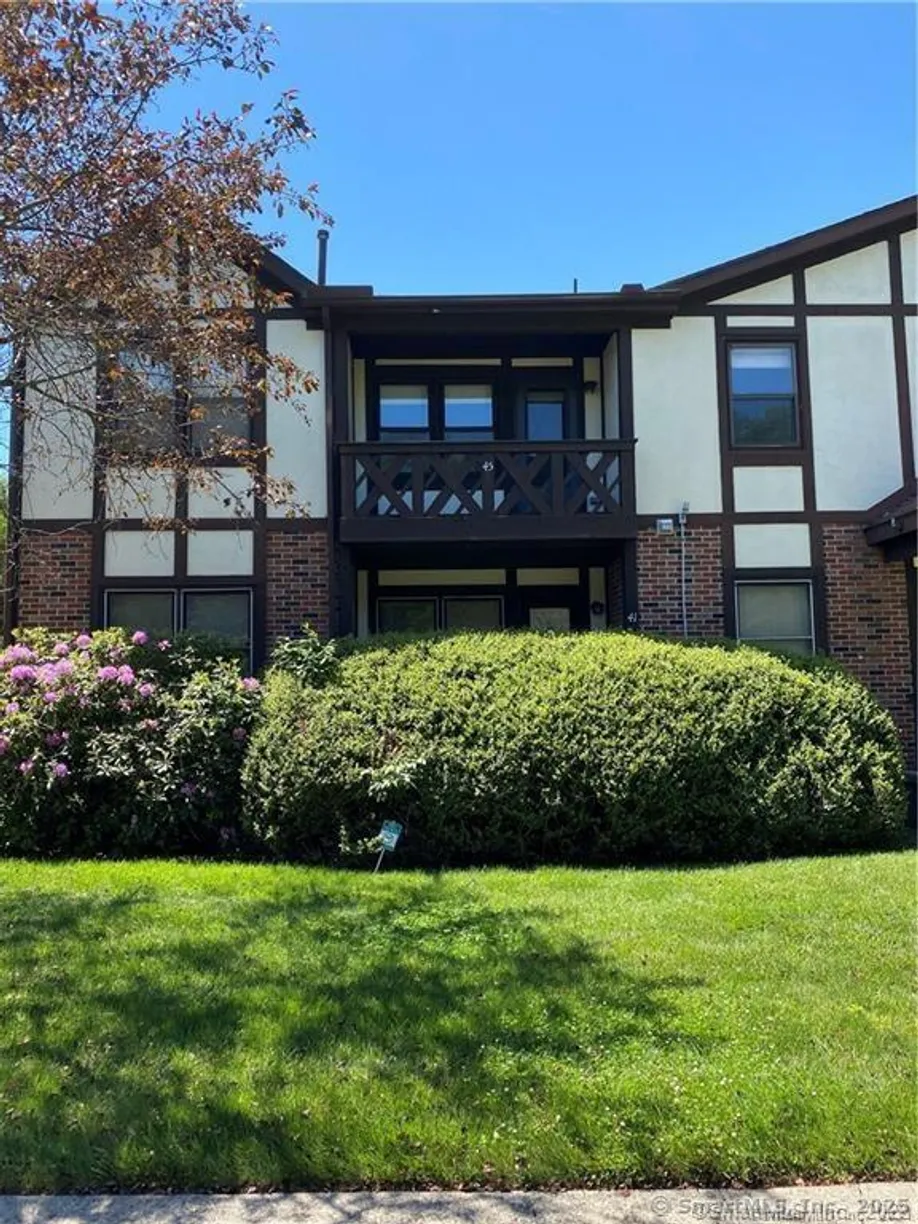 Greenwich Real Estate | View 365 Mather Street, APT 45 | 1 Bed, 1 Bath