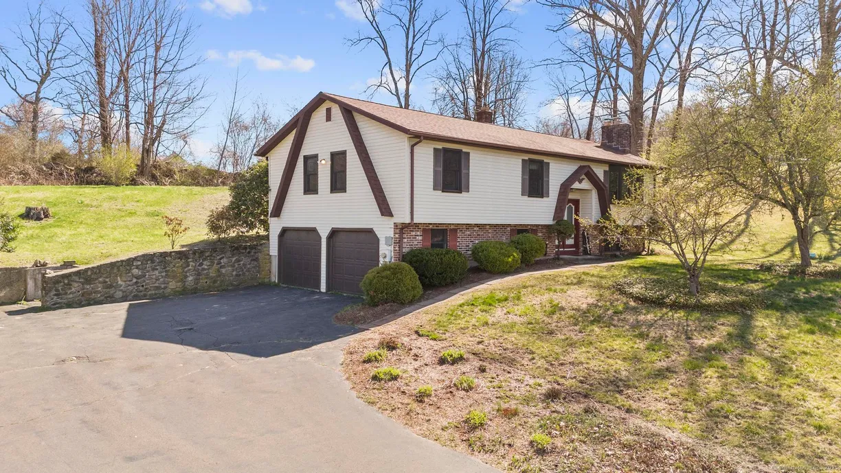 Greenwich Real Estate | View 29 Cold Spring Drive | Listing