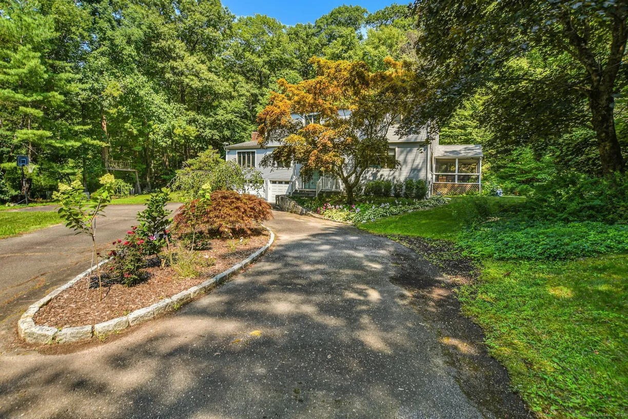 Greenwich Real Estate | View 8 Oak Lane | Listing