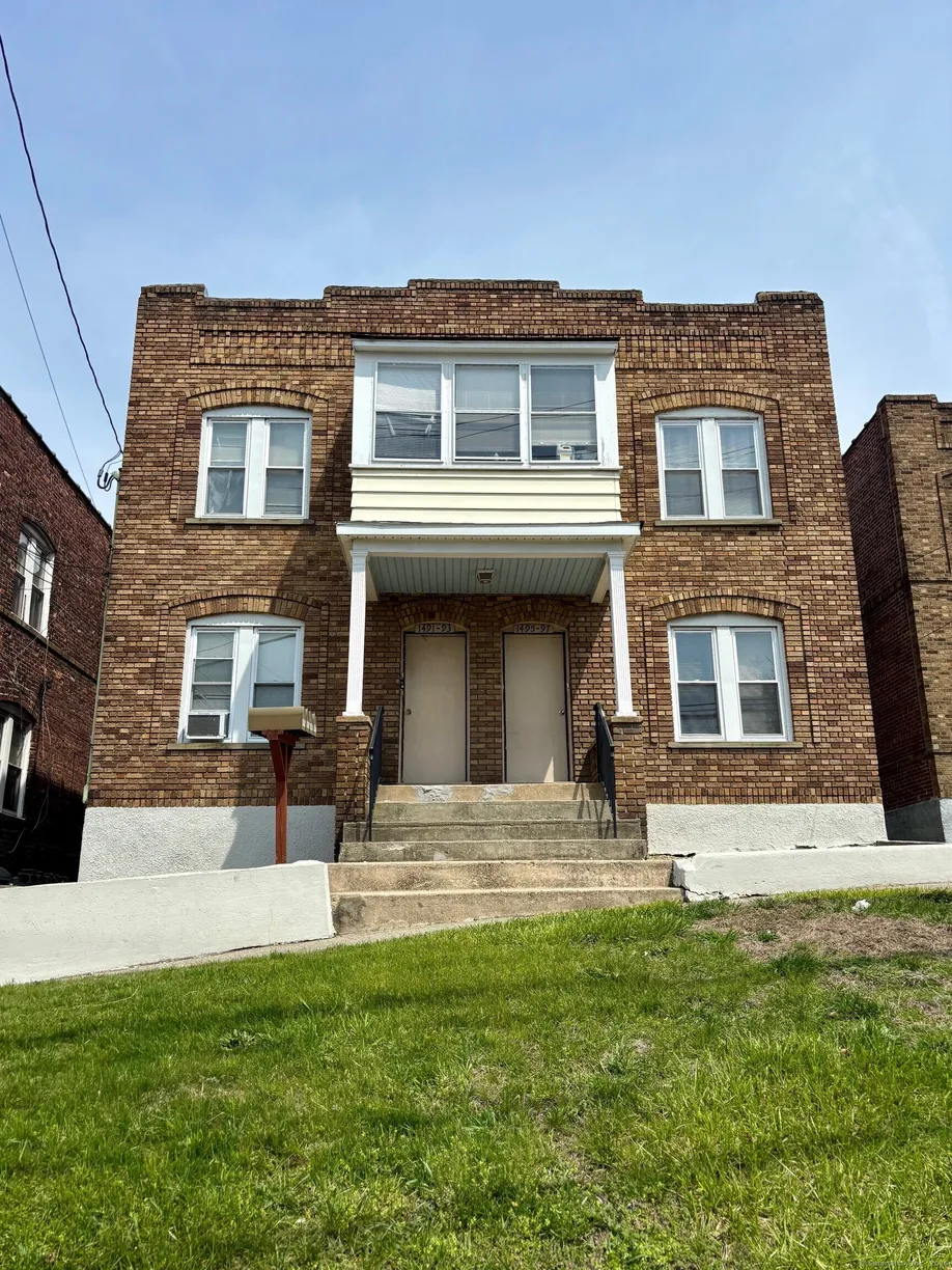 Greenwich Real Estate | View  | 3 Beds, 1 Bath