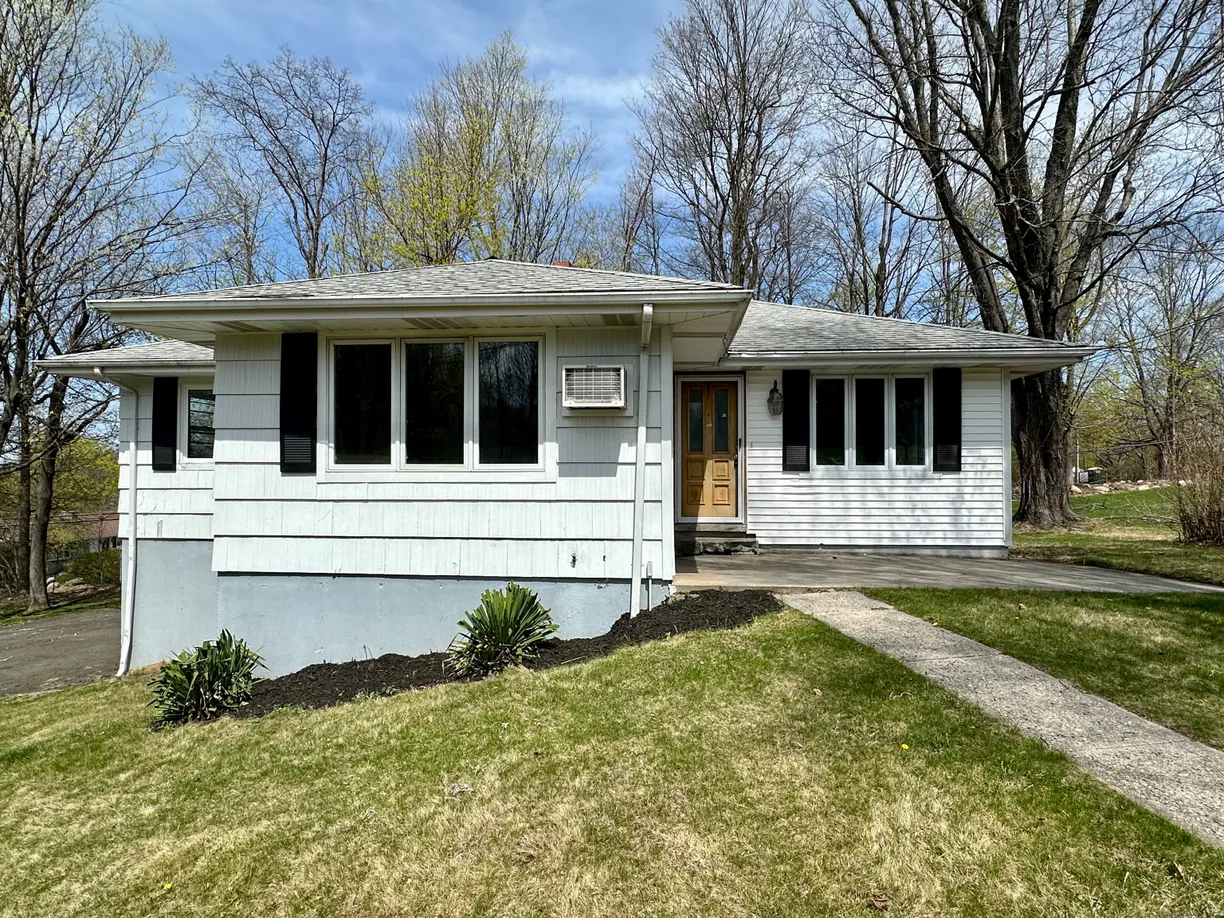Greenwich Real Estate | View 6 Wilson Street | 3 Beds, 1 Bath
