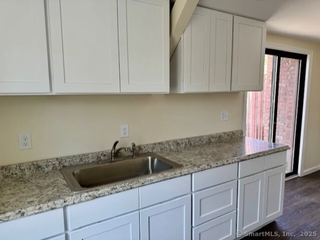 Greenwich Real Estate | View 153 Main Street | 1 Bed, 1 Bath