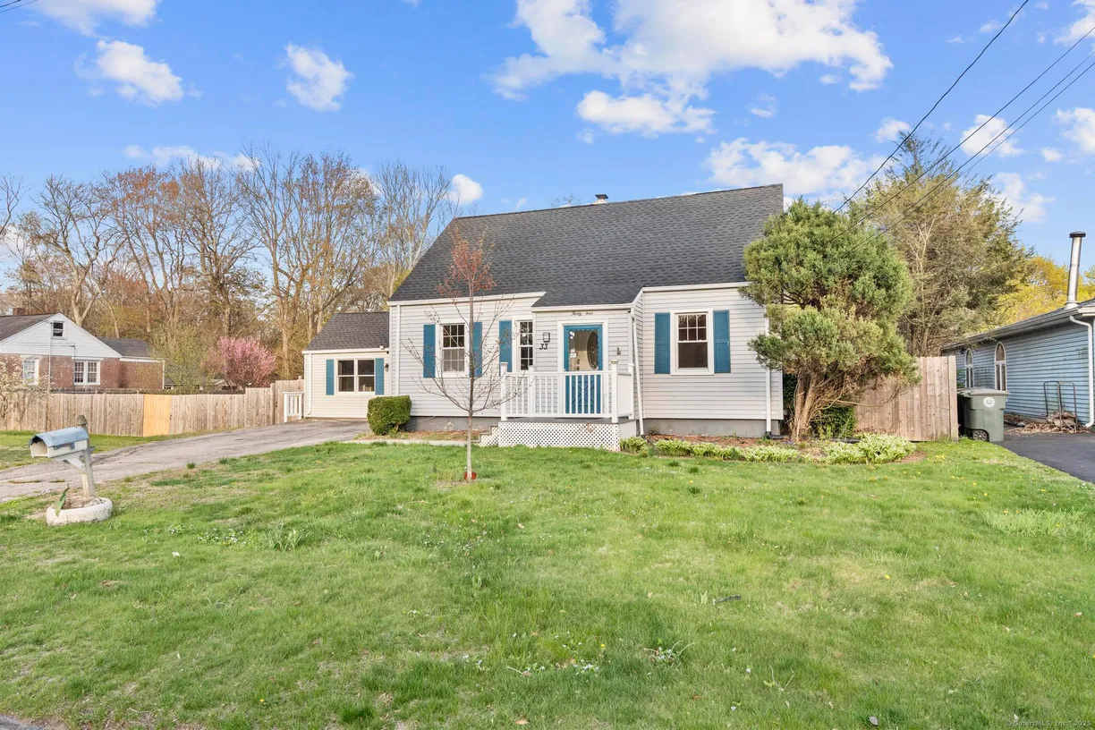 Greenwich Real Estate | View 33 Robbins Court | Listing
