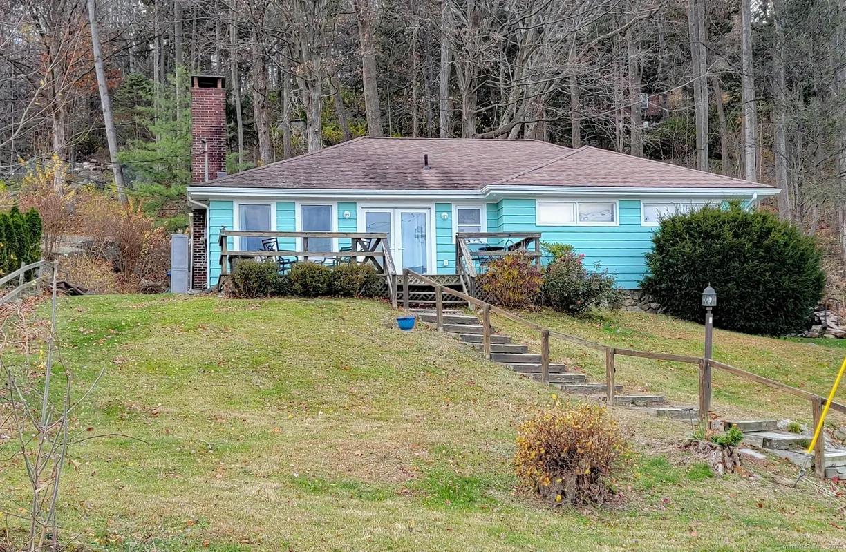 4 Candlewood Knolls Road, New Fairfield, CT 06812 Property for rent