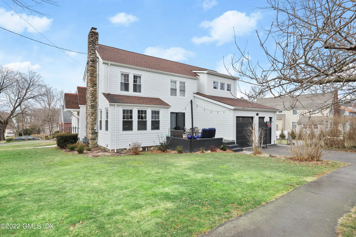 Greenwich Real Estate | View 34 Hassake | 4 Beds, 3 Baths