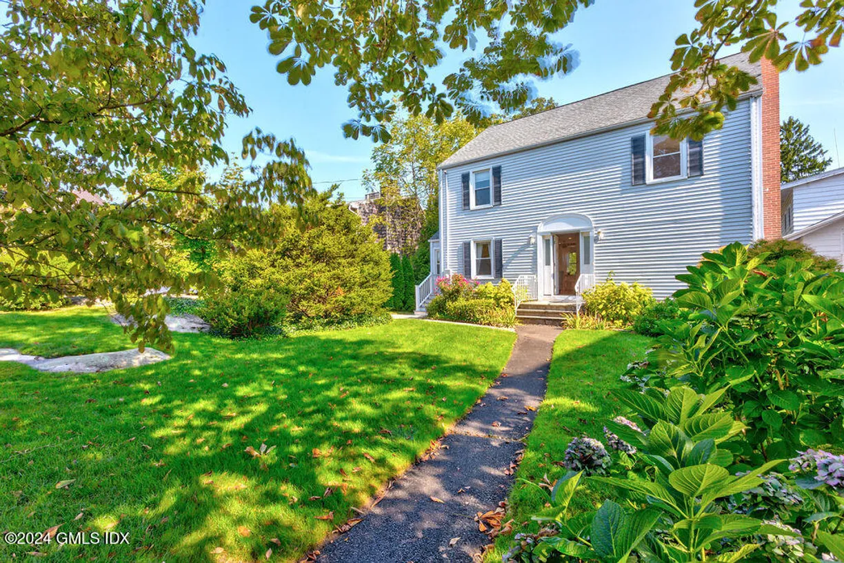 Greenwich Real Estate | View 82 Thimble Island Road | Listing