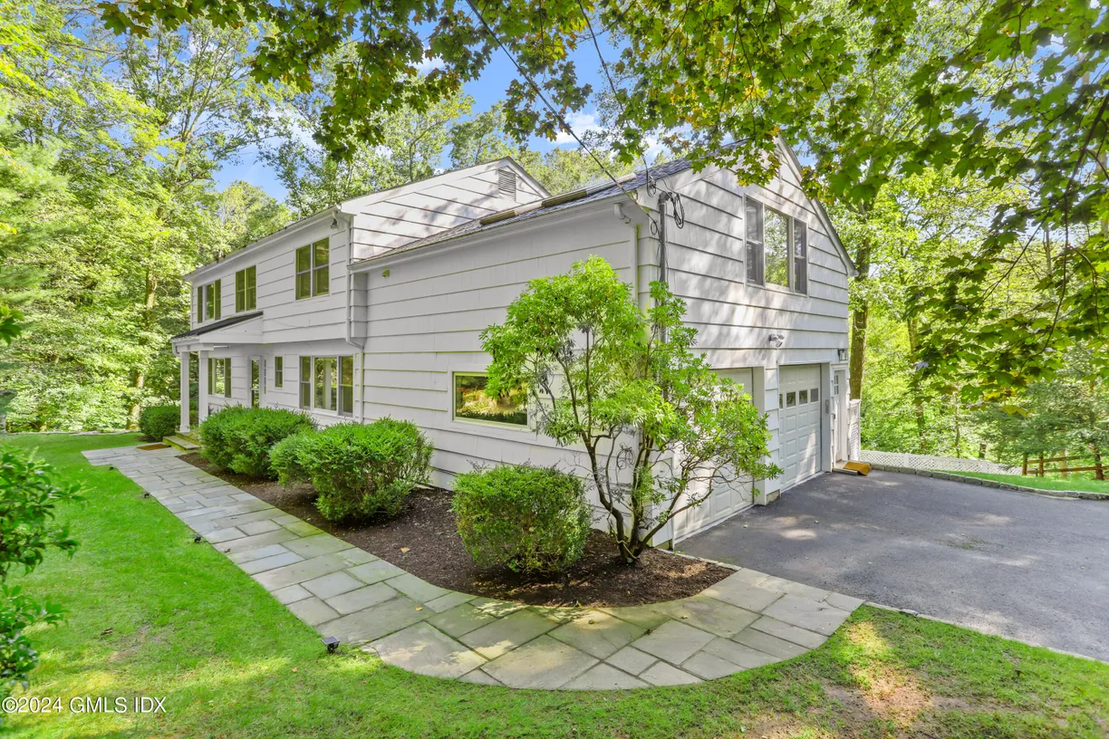 Greenwich Real Estate | View 979 Lake Avenue | Listing