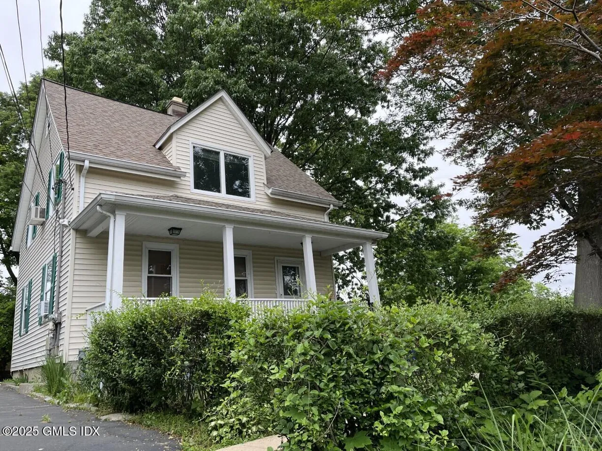 Greenwich Real Estate | View 129 Halstead Avenue, 2 | 1 Bed, 1 Bath
