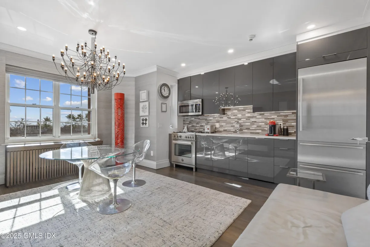Greenwich Real Estate | View 20 Church Street, A37 | 1 Bed, 1 Bath