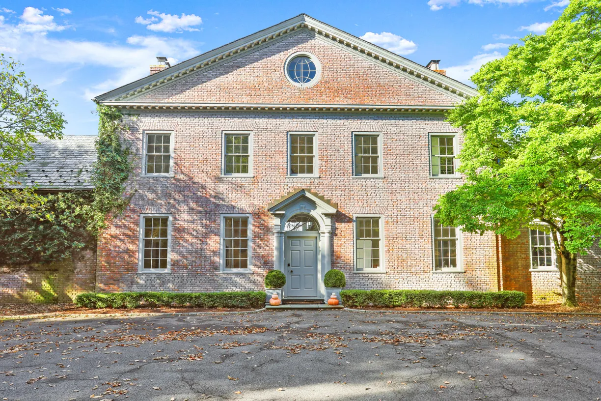Greenwich Real Estate | View 188 Round Hill Road | 5 Beds, 6 Baths